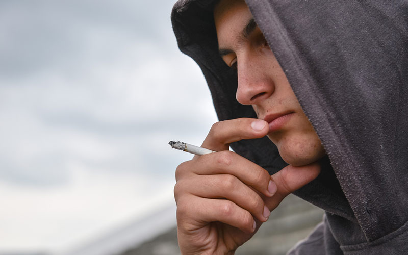 Canadian teens quitting smoking