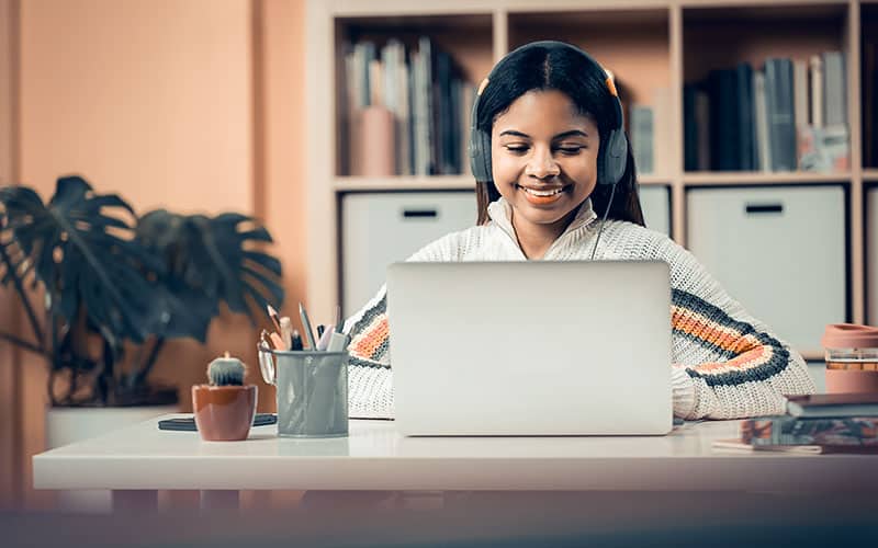 teen girl coding hobby